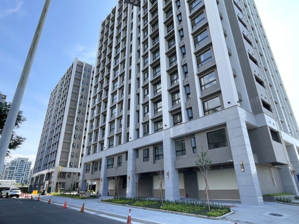 和光富邑